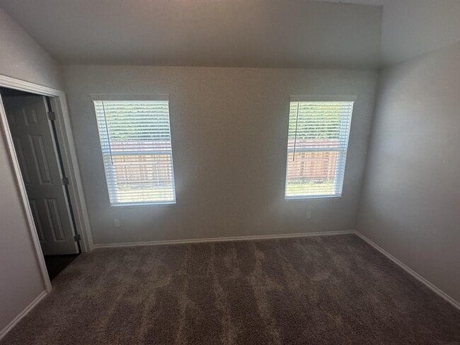 Building Photo - 1015 Ichabod Cir