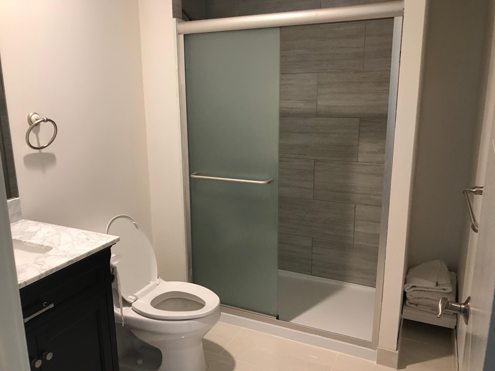 Bathroom - 1876 Mott-Smith Dr