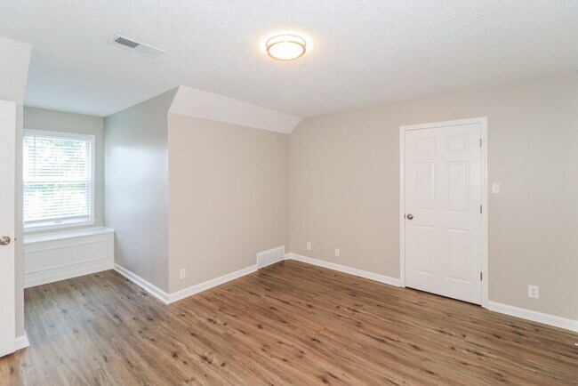 Building Photo - 2443 Minda Path