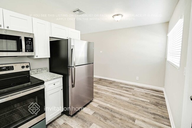 Building Photo - 835 44th St