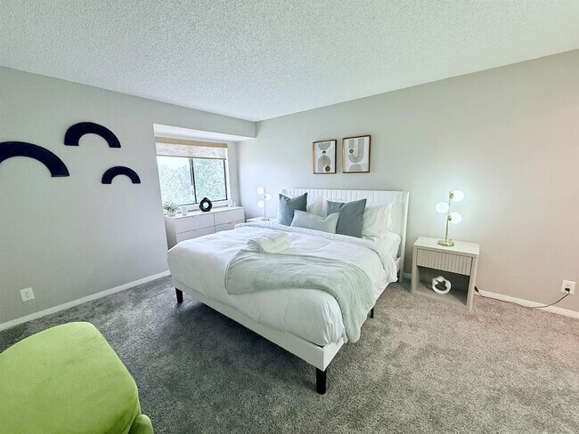 Building Photo - 6380 S Boston St