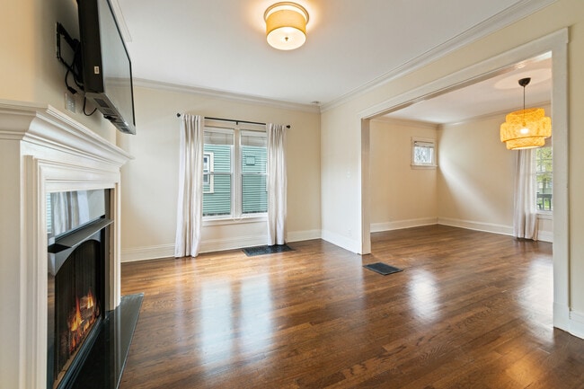 Building Photo - 540 Lyman Ave