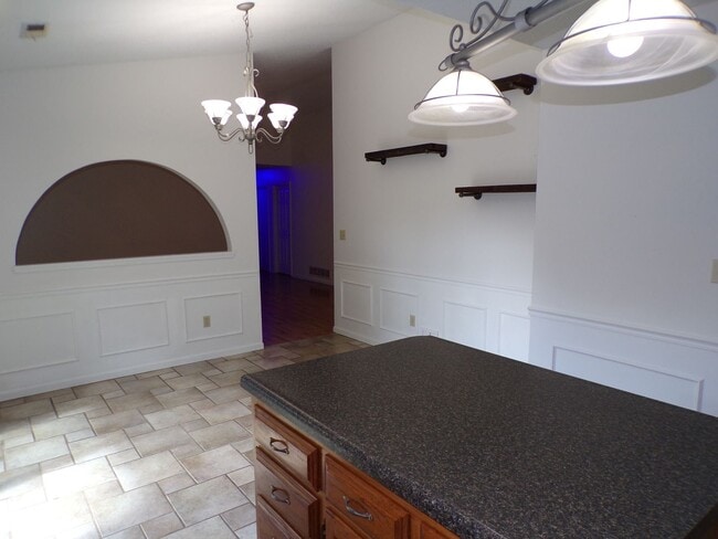 Building Photo - Nice 3 Bedroom 2 Bathroom House In South C...