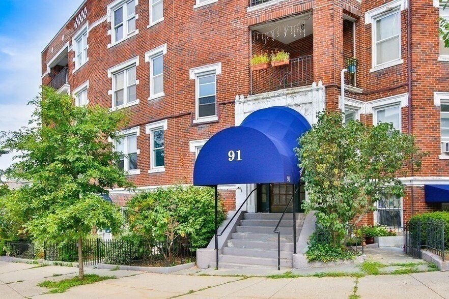 Building Photo - 91 Bynner St