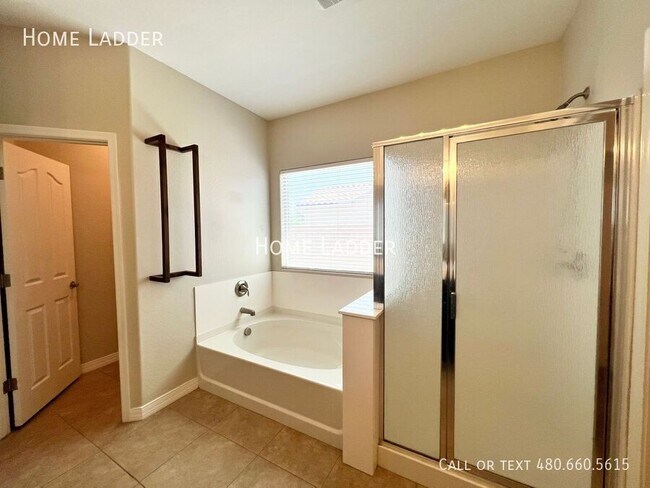 Building Photo - 2936 E Tonto Dr