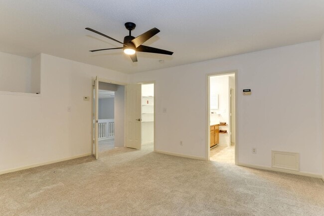 Building Photo - 119 Brassie Dr