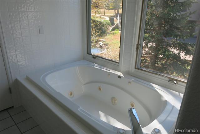 Building Photo - 23642 Pondview Pl