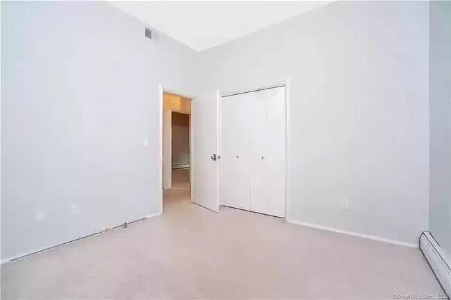 Building Photo - 7 Staunton Ct