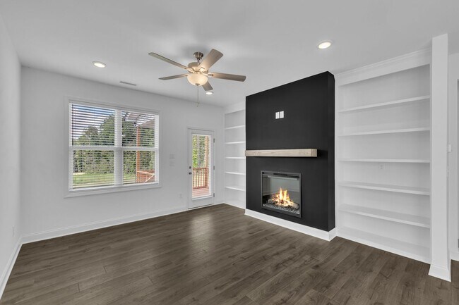 Building Photo - **Beautiful New Construction Home in Zebulon**