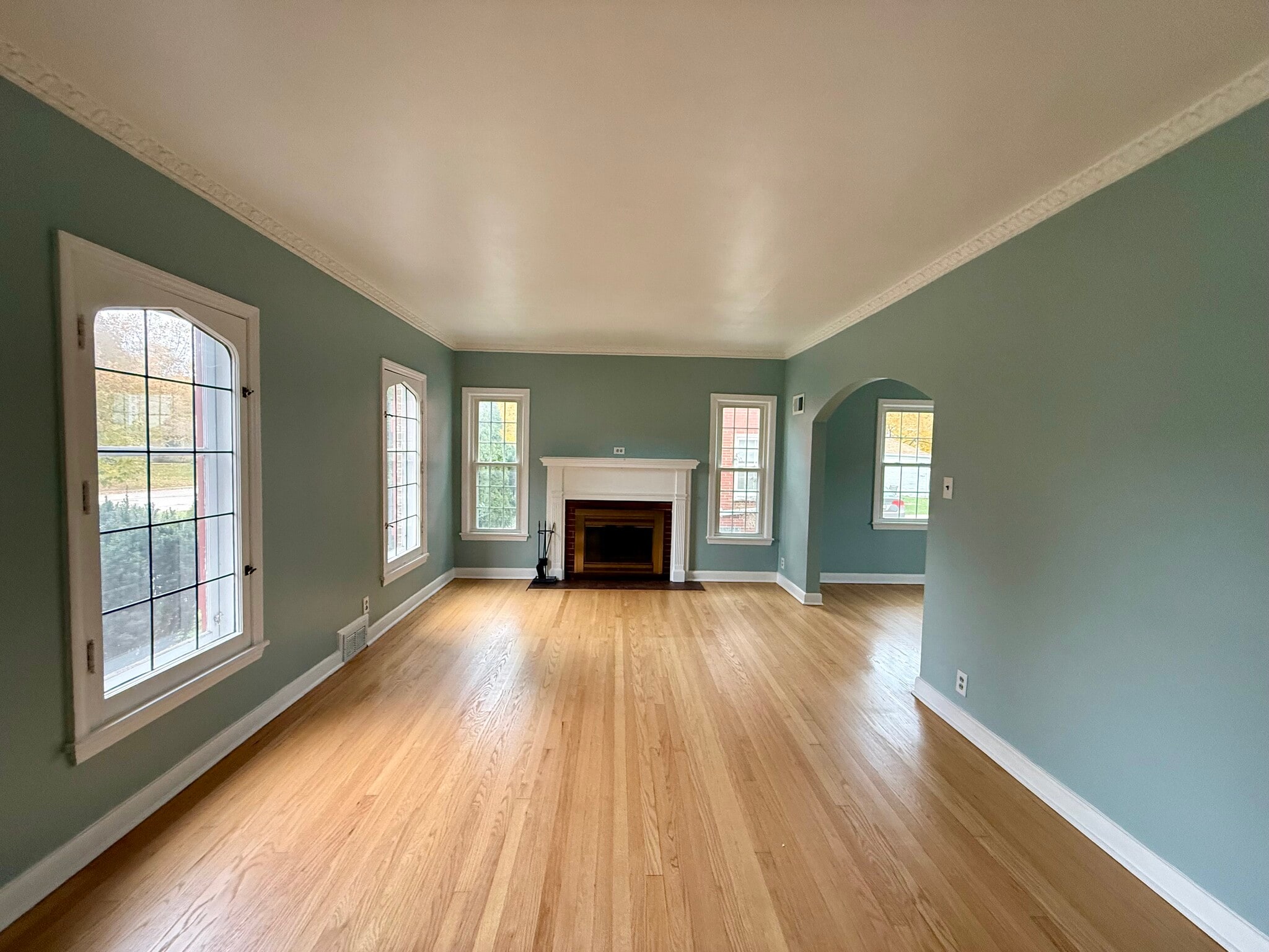 Building Photo - 618 N 104th St
