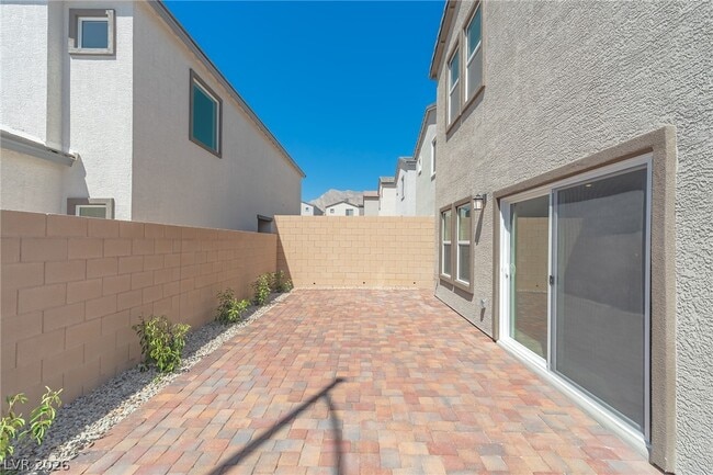 Building Photo - 9927 Kimura Hls Ave