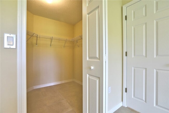 Building Photo - 8346 99th Ct