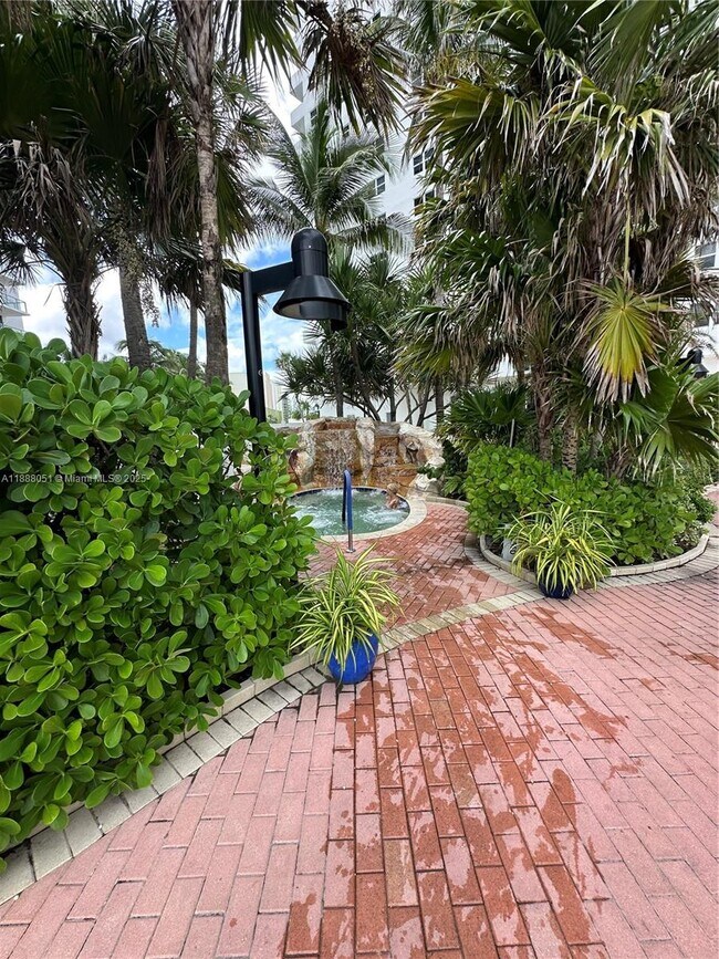 Building Photo - 3001 S Ocean Dr