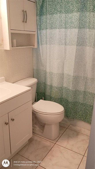 Building Photo - 1875 Sunny Dr