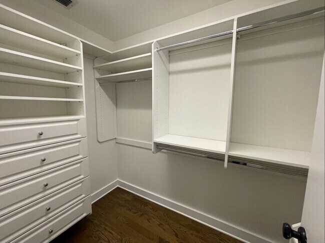 Building Photo - Davis Islands Spanish Med 3 Bed 2.5 Bath 1 car garage with Spool