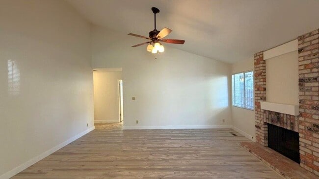 Building Photo - 554 Mt Dell Dr