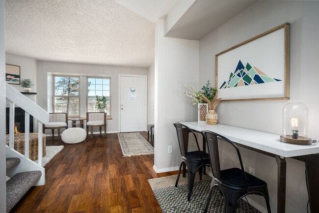 Building Photo - 6614 Overland Dr