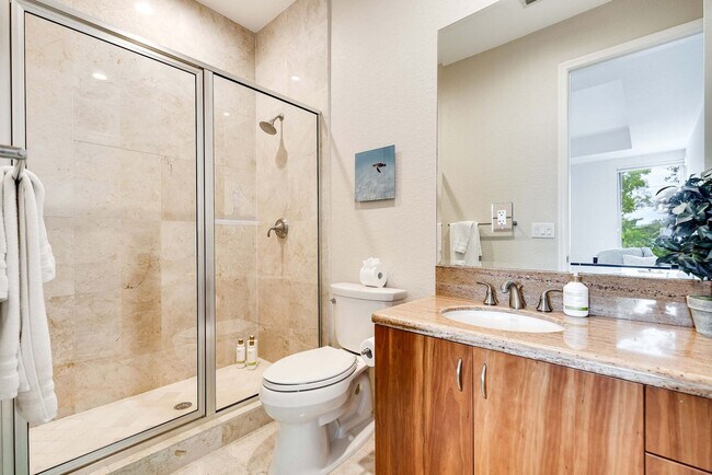 Building Photo - 1412 SE 2nd St