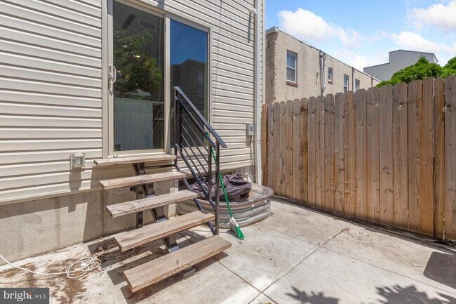 Building Photo - 2342 Wilder St