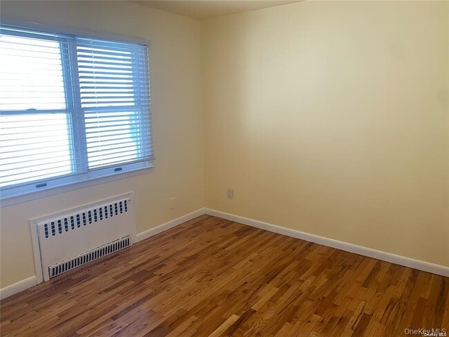 Building Photo - 8 Hickory Rd