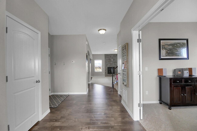 Building Photo - 8166 Misty Moon Dr