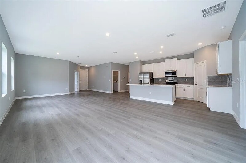 Building Photo - 5574 SW 128th Pl