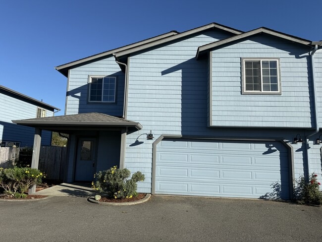 Building Photo - 714 Pioneer Rd