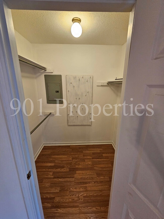 Building Photo - 5650 Richburg Ave