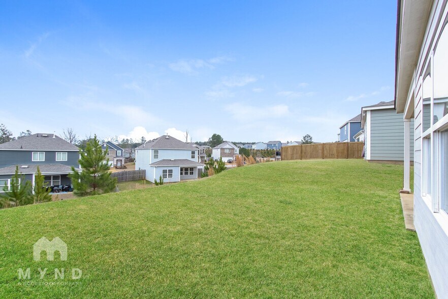 Building Photo - 285 Chelsea Park Rd