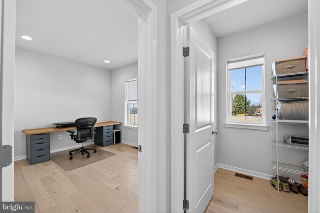 Building Photo - 22129 Clarksburg Rd