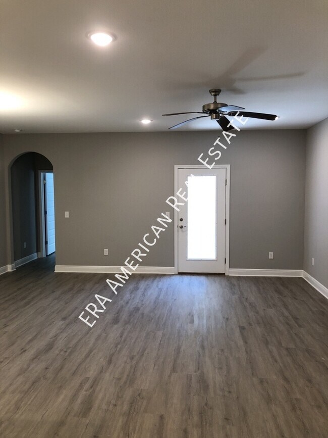 Building Photo - 999 Skylark Rd