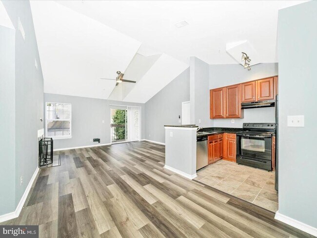 Building Photo - 9907 Boysenberry Way