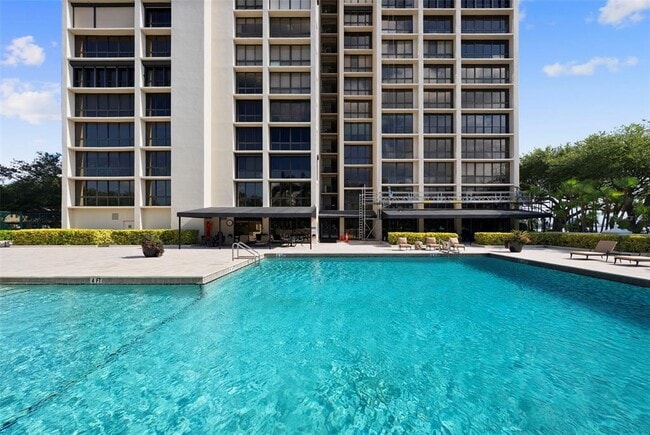 Building Photo - 3301 Bayshore Blvd