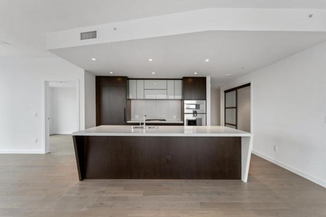 Building Photo - 2 bedroom in Bellevue WA 98004