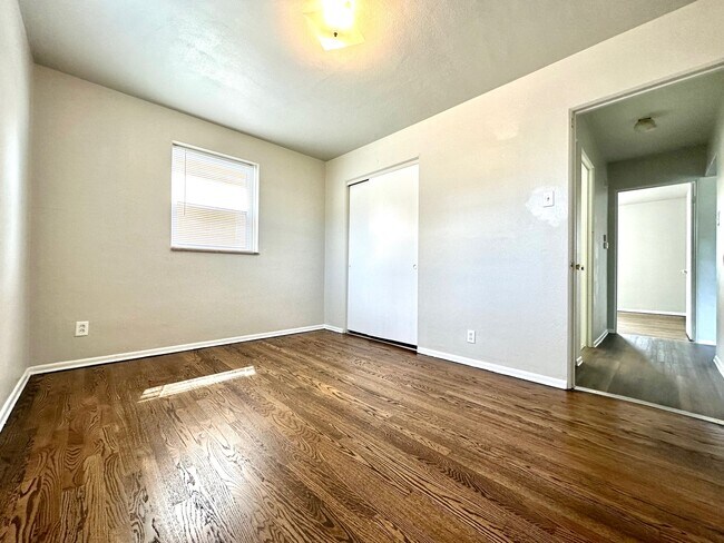 Building Photo - 2911 Lemay Ferry Rd