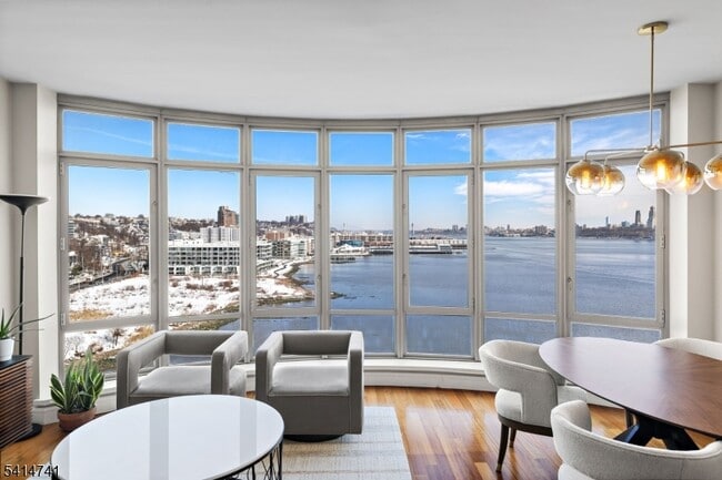 Building Photo - 8100 River Rd