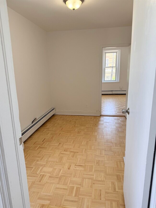 Building Photo - 289 Bergen Ave
