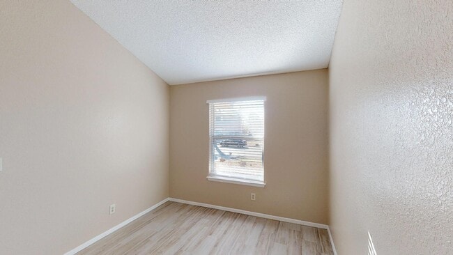 Building Photo - 1108 Coyote Ln