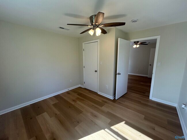 Building Photo - 220 8th Ave NW