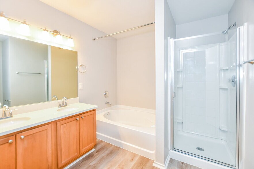 Building Photo - 1056 Bumble Bee Dr