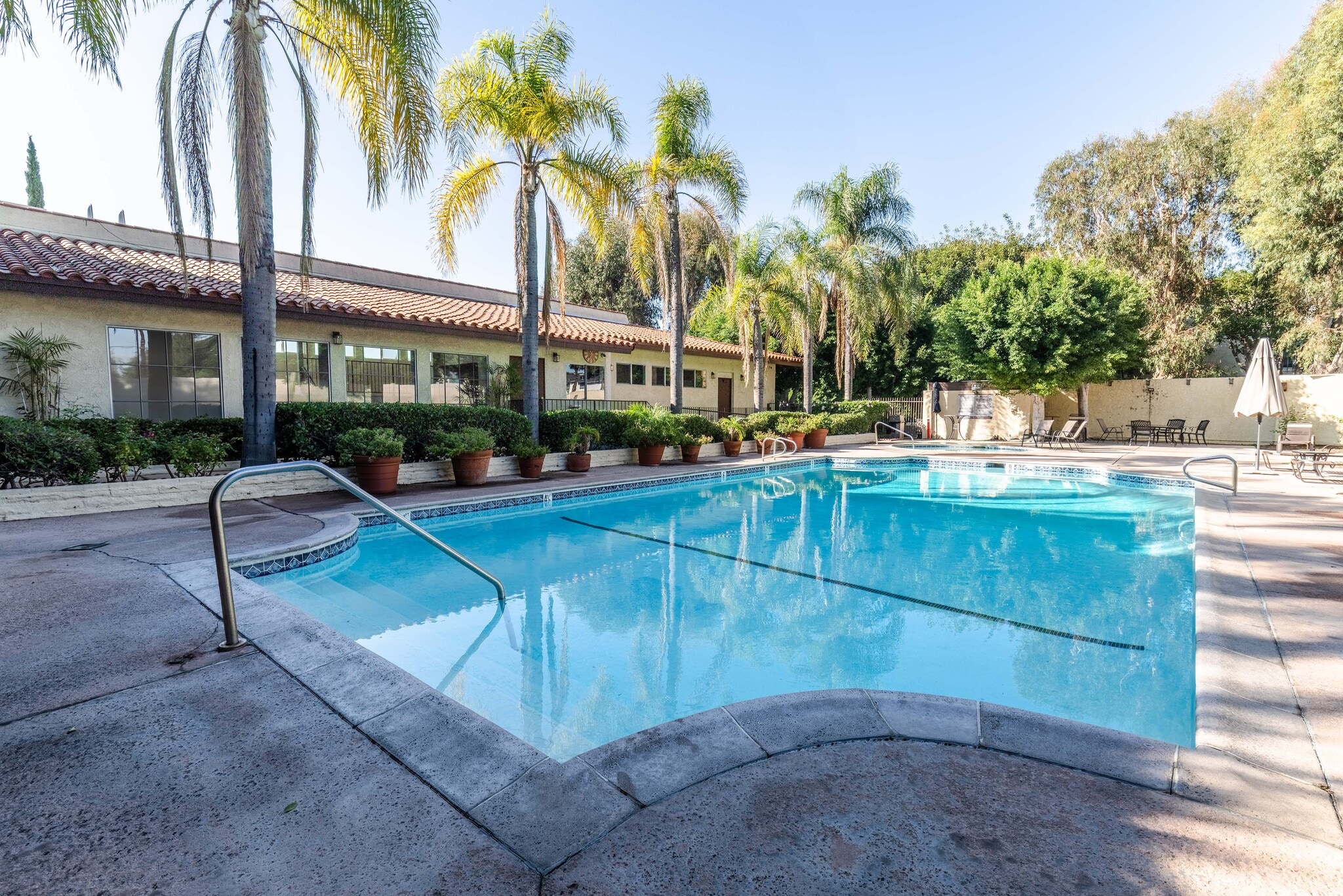 Building Photo - 12830 Burbank Blvd