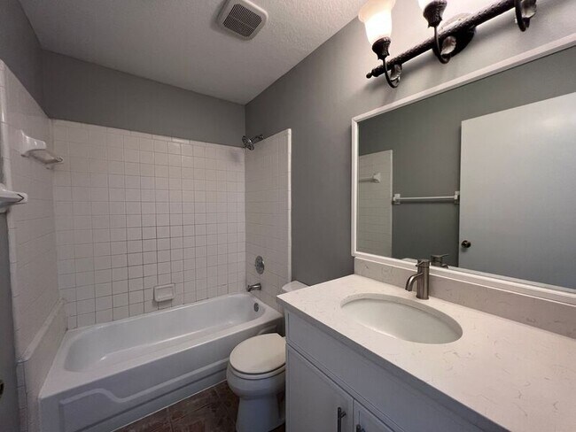 Building Photo - 1114 Shoshanna Dr