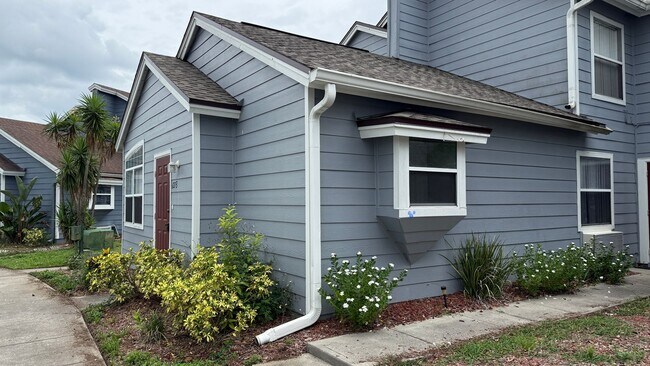 Building Photo - 627 Orchid Dr