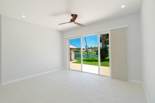 Building Photo - 4786 Blossom Dr