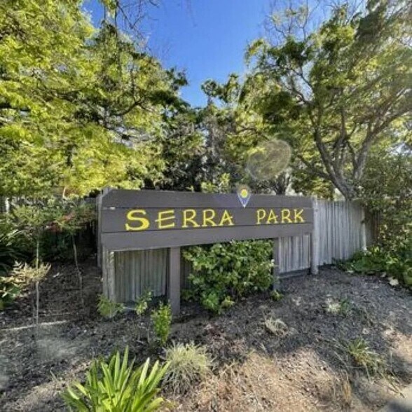 Building Photo - 1564 Hollenbeck Ave