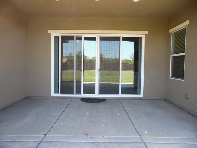 Building Photo - Stunning Single Level Home in NW Roseville