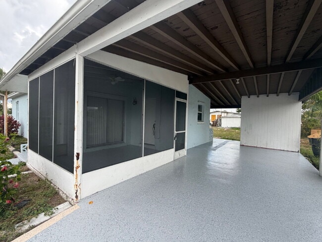 Building Photo - "Charming 3-Bedroom in Port Charlotte – Cozy Comfort Awaits!"