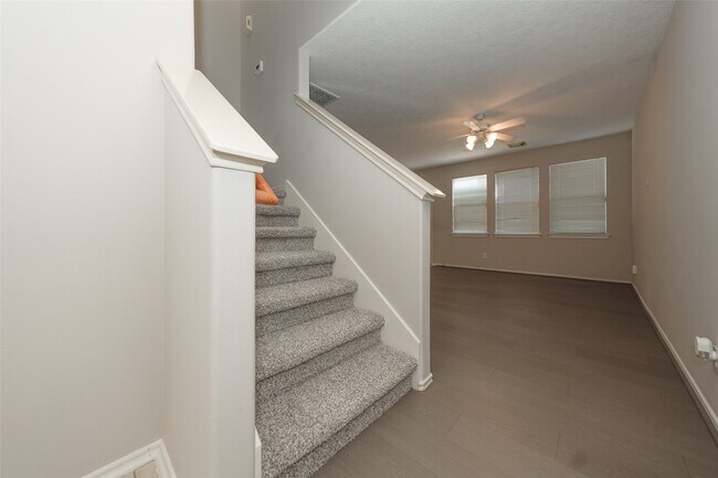 Building Photo - 14310 Mirkwood Ln