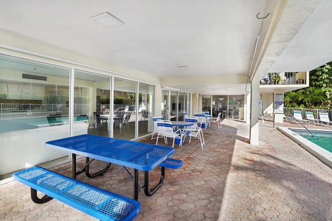 Building Photo - 3581 S Ocean Blvd