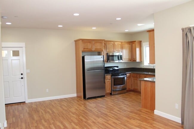 Building Photo - 229 N Chorro St